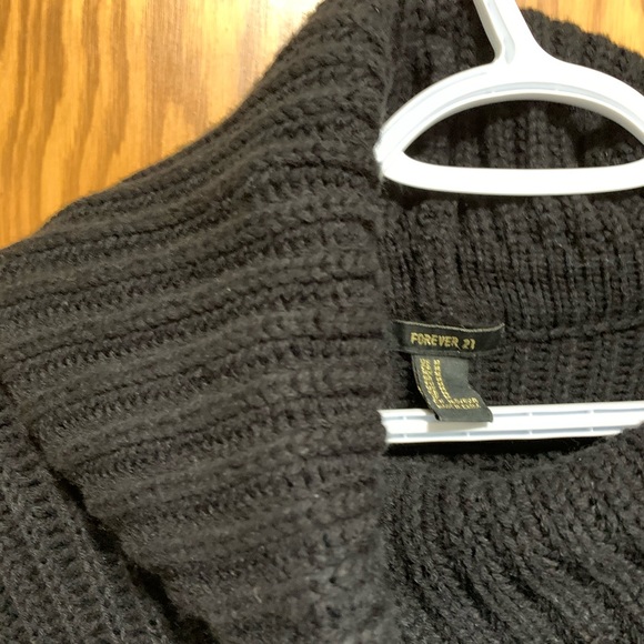 Black turtleneck - Picture 2 of 4